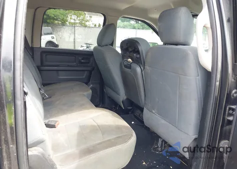 2017 Ram 1500 Express 4X4 5'7 Box z USA, uszkodzony, nr VIN 1C6RR7KT6HS699381